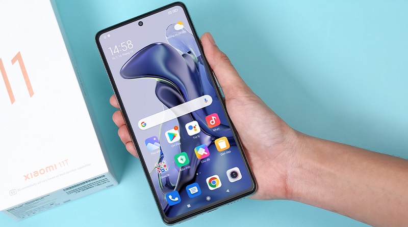 Thiết kế điện thoại Xiaomi 11T có thể cầm chắc trong lòng bàn tay với màn hình tràn viền